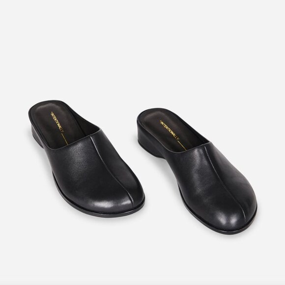 380. INTENTIONALLY BLANK SHIFT LEATHER BUBBLE CLOG Black $189 EUC 9 - Picture 1 of 9